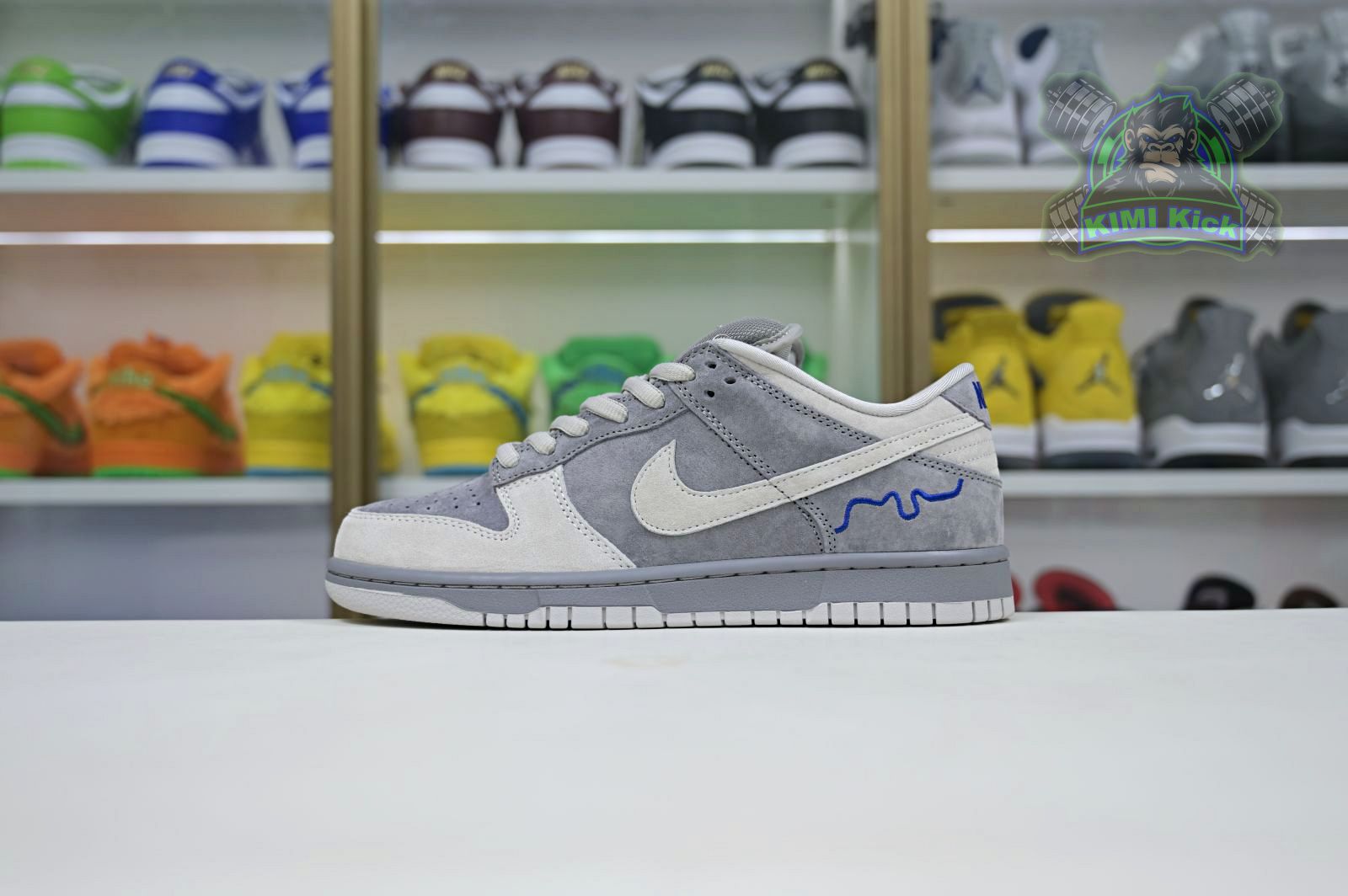 Kimi kick Nike Dunk SB Low Pro London