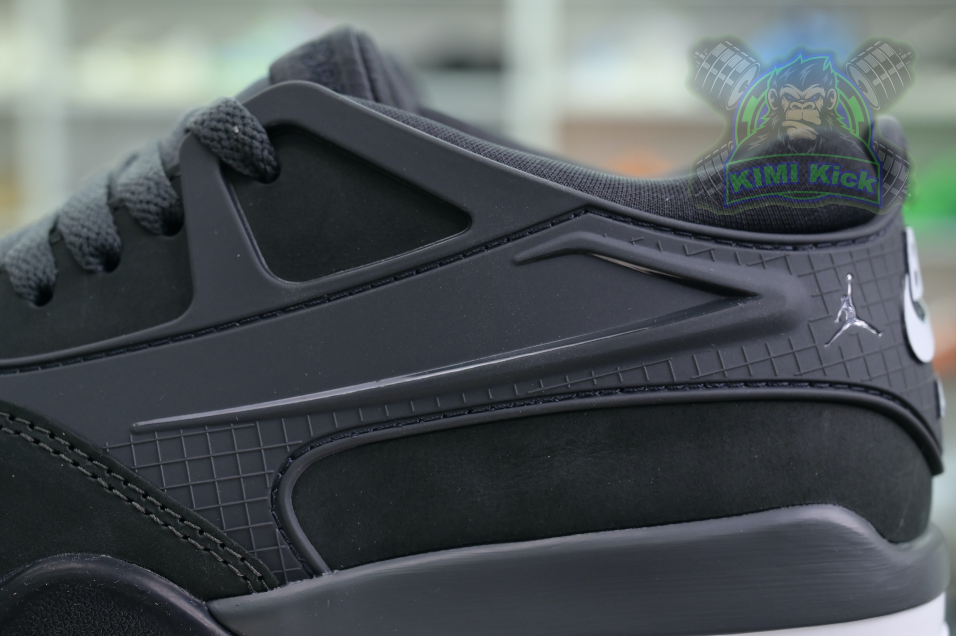 Kimi kick Nigel Sylvester x Jordan Air Jordan 4 RM SP “Anthracite”