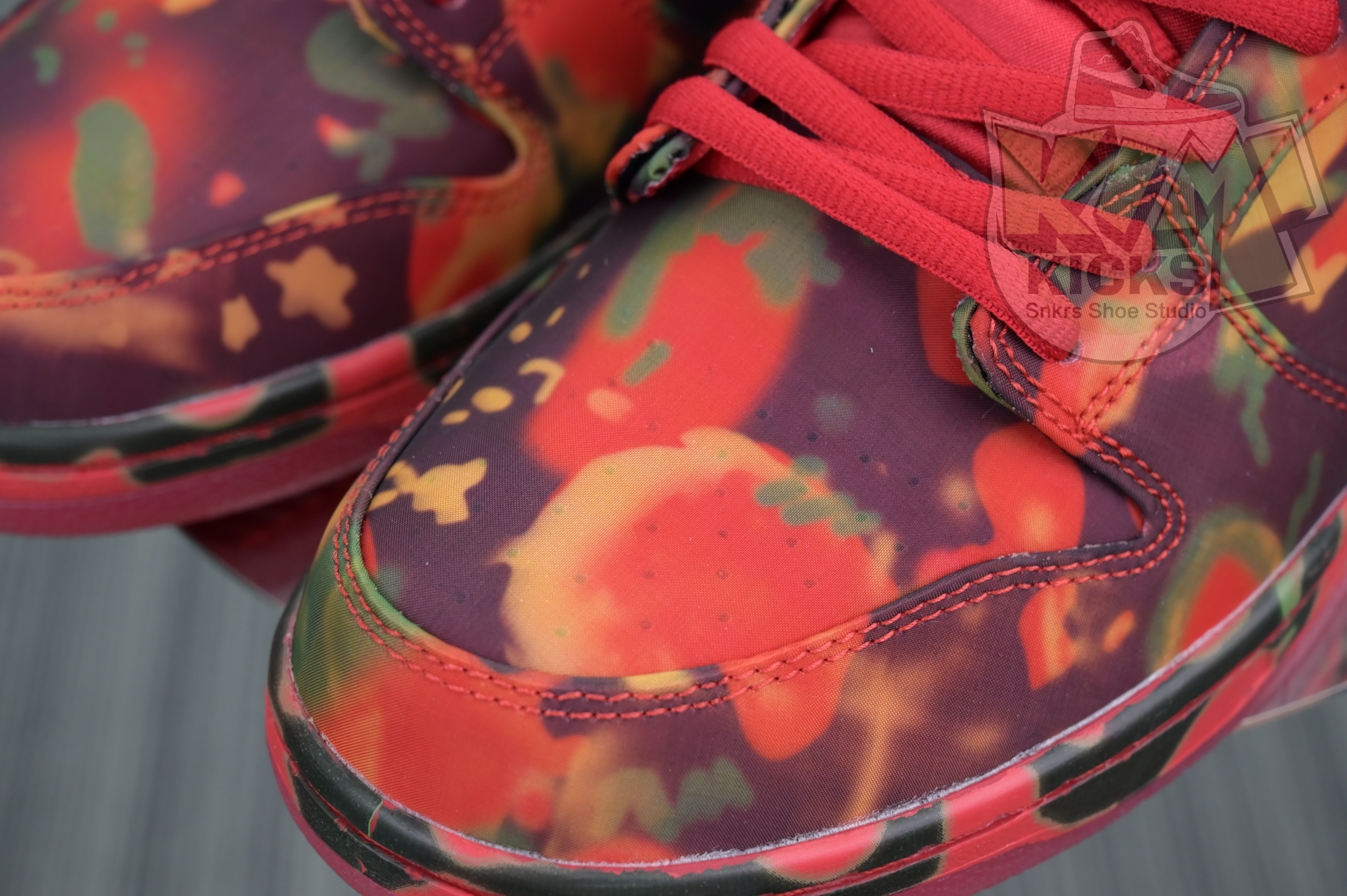 Kimi kick The Wizard of Oz x Nike SBDunk Low“Ruby Slipper”