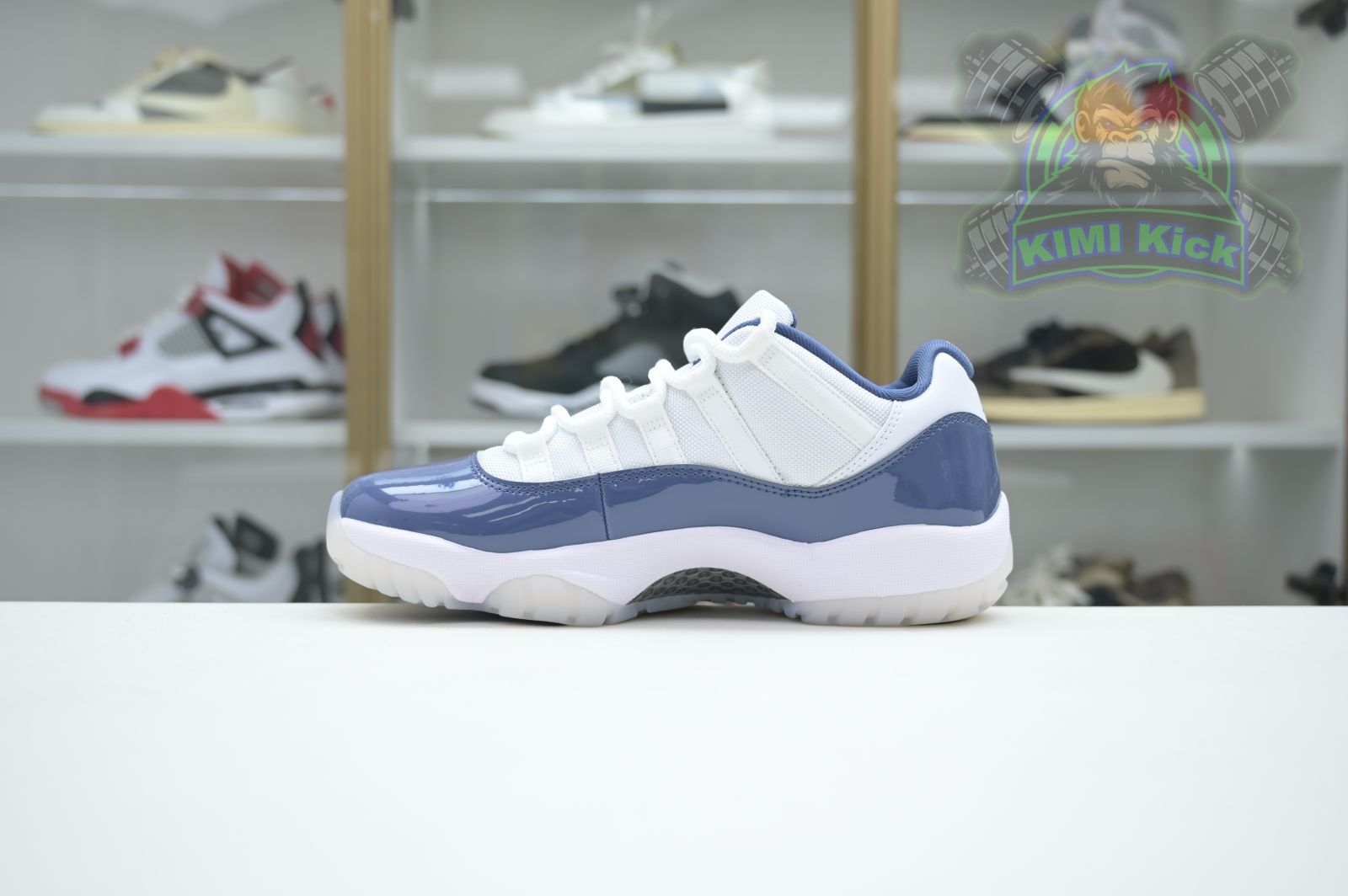 Kimi kick Jordan Air Jordan 11 Low“Diffused Blue”