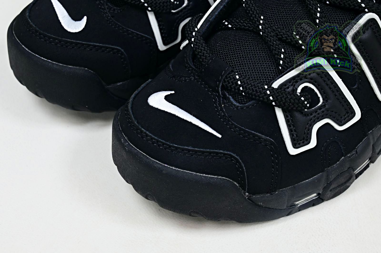 Kimi kick AMBUSH x Nike Air More Uptempo Low