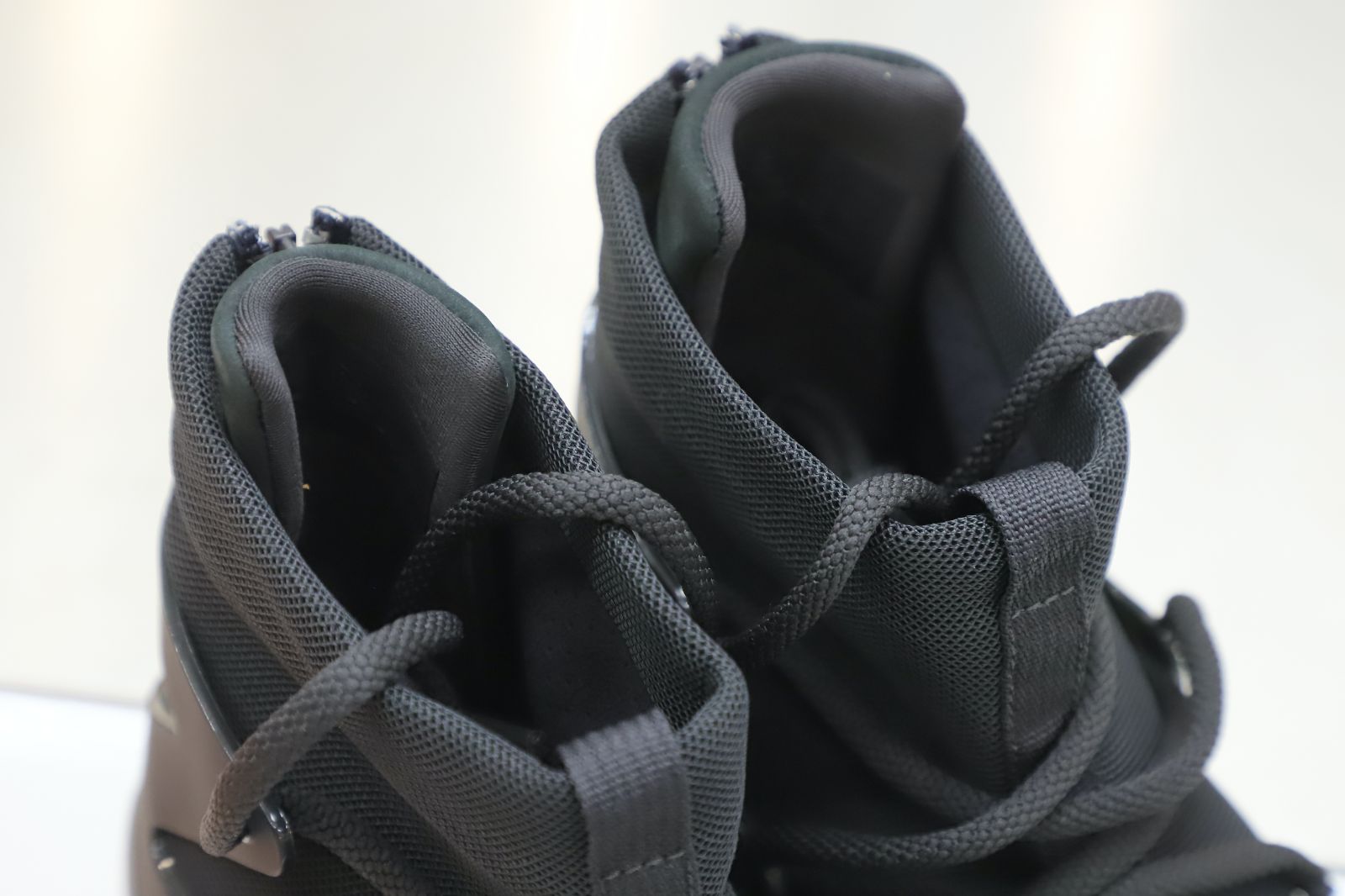 Kimi kick Nike Air Fear of God 1 triple black