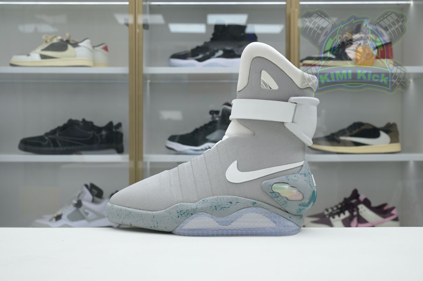 Kimi kick Nike Air MAG back to the future 2016