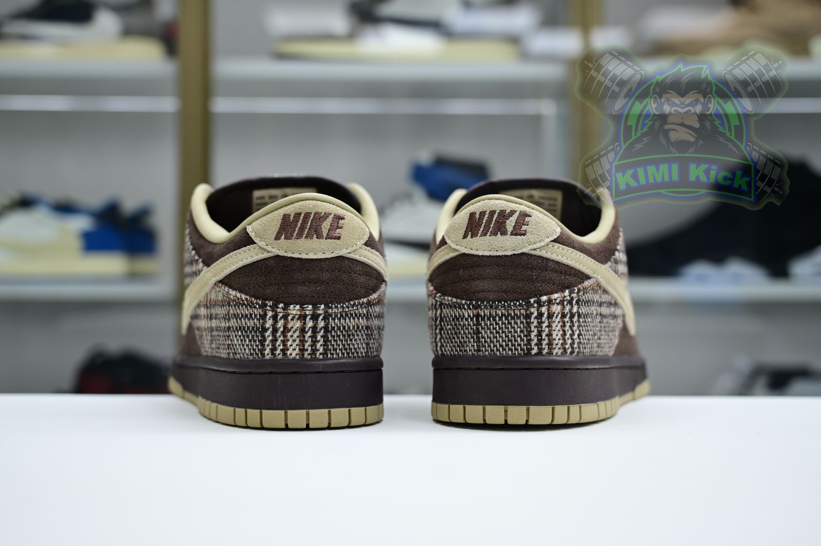 Kimi kick Nike Dunk SB Low Tweed