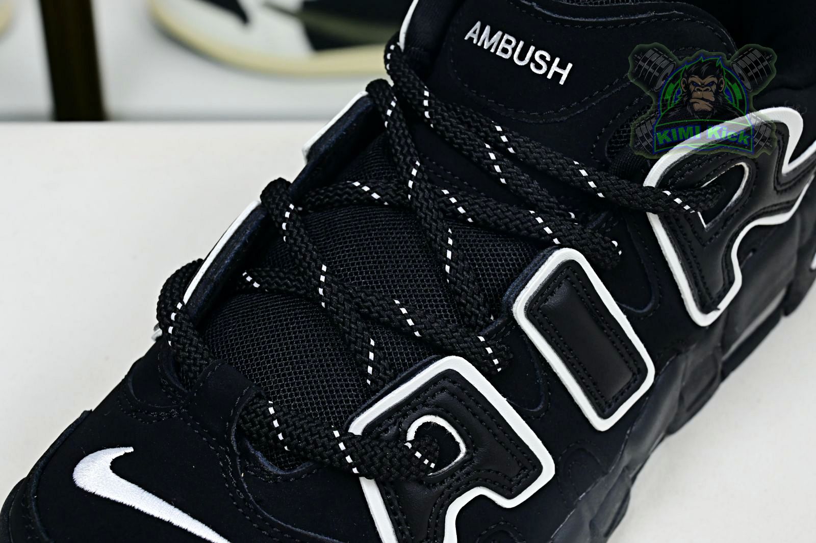 Kimi kick AMBUSH x Nike Air More Uptempo Low