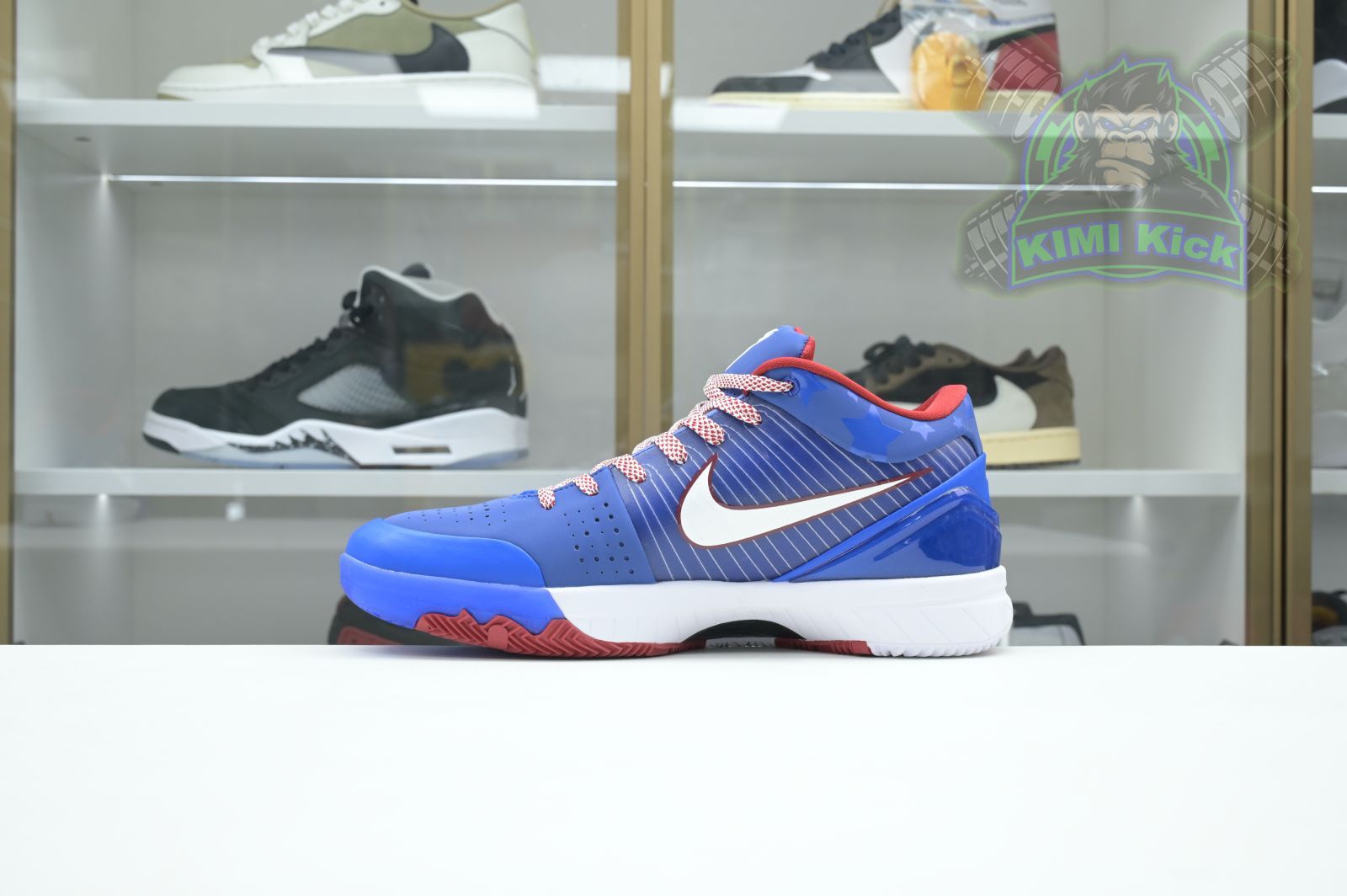 Kimi kick Nike Zoom Kobe 4 Protro