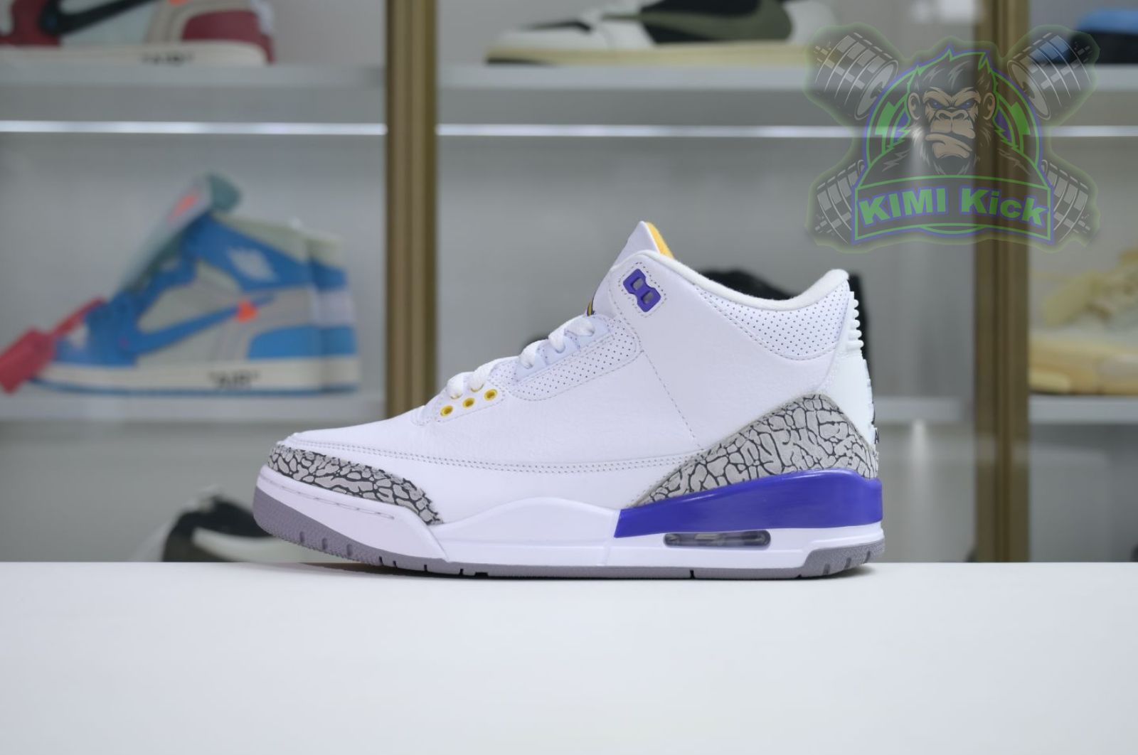 Kimi kick AIR JORDAN 3 RETRO OG