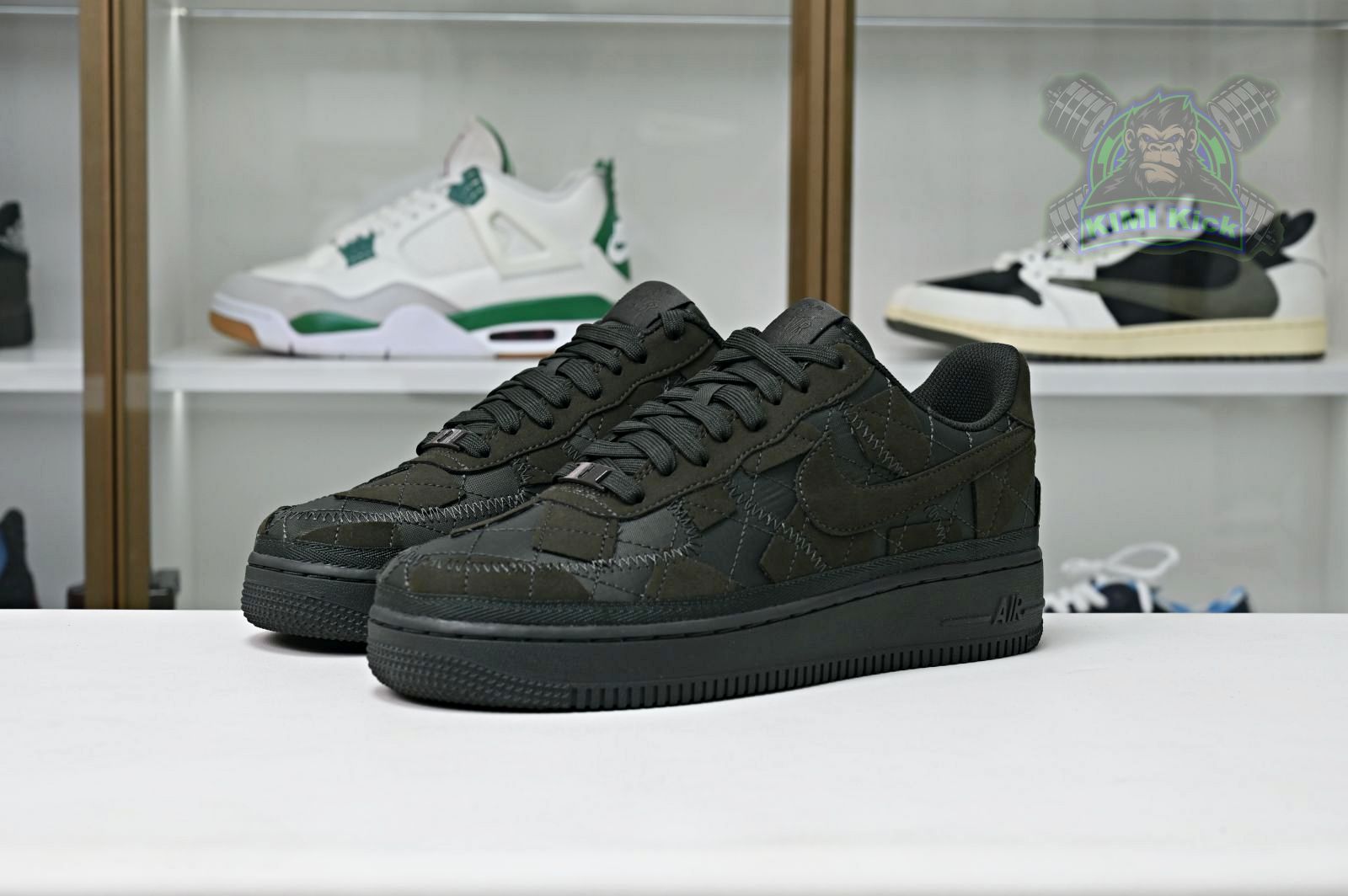 Kimi kick Nike Air Force 1 Low sequoia