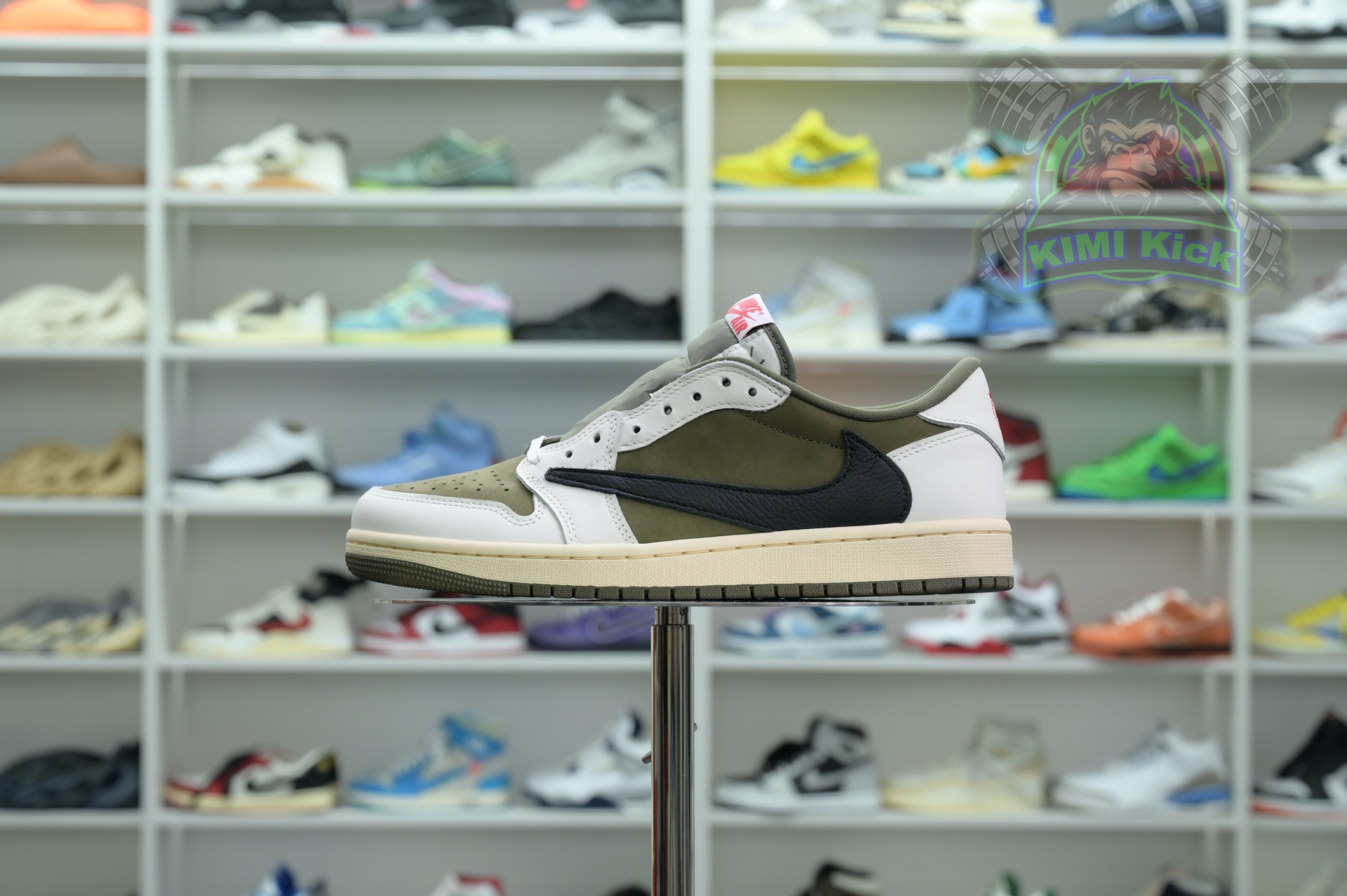 Kimi kick Travis Scottx Jordan Air Jordan 1Low OG “Medium Olive”