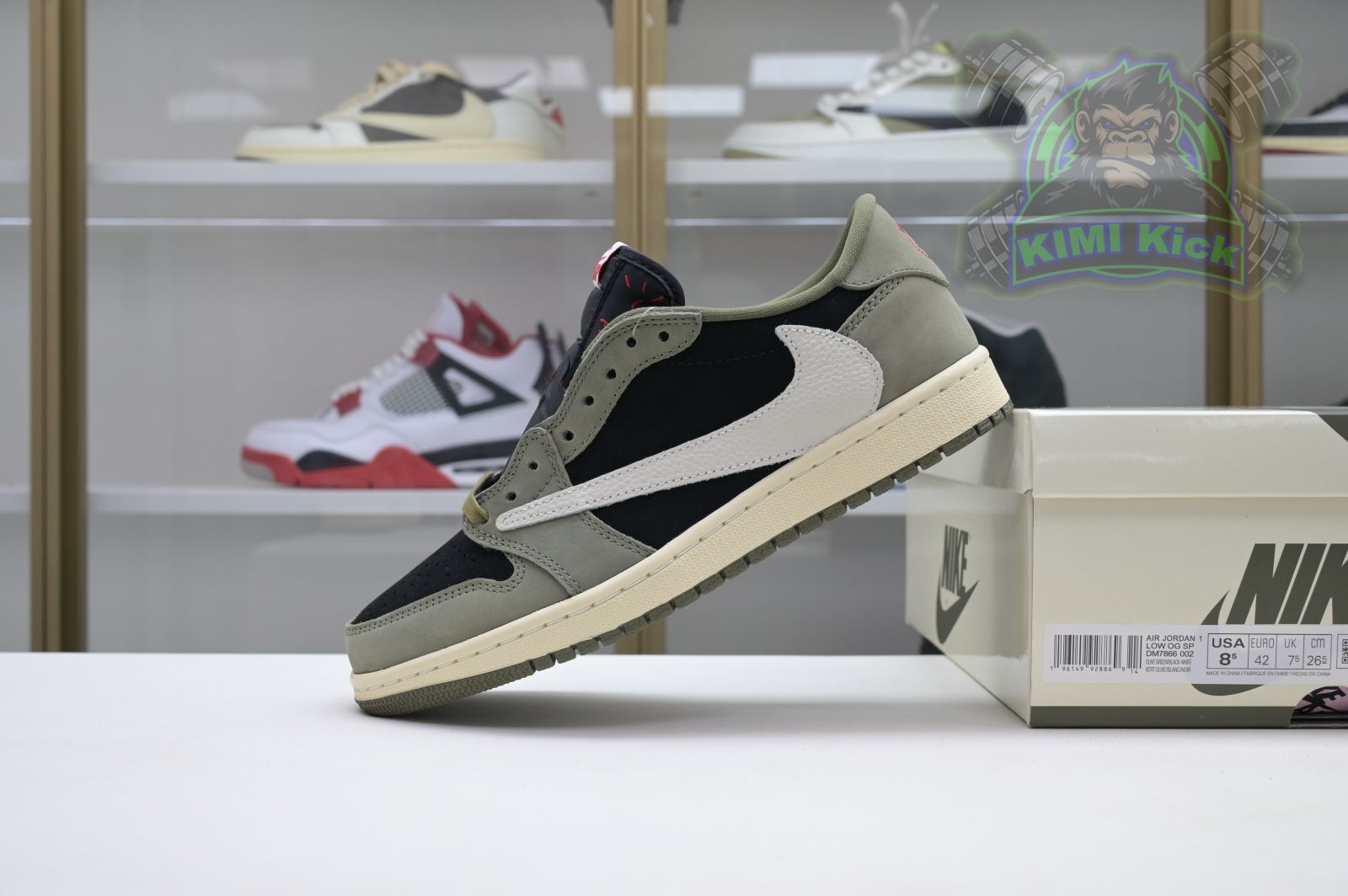 Kimi kick Travis Scott x Jordan Air Jordan 1 Low OG 7.0