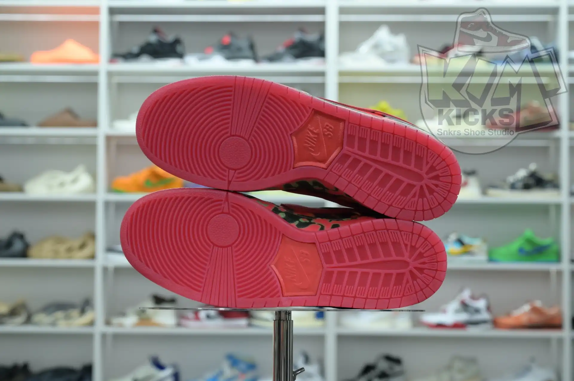 Kimikick The Wizard of Oz x Nike SBDunk Low“Ruby Slipper”