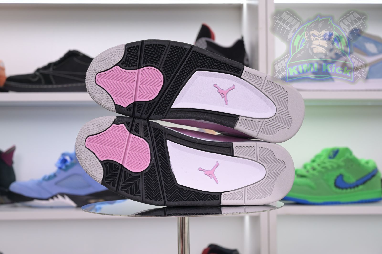 Kimi kick Jordan Air Jordan 4“Orchid”