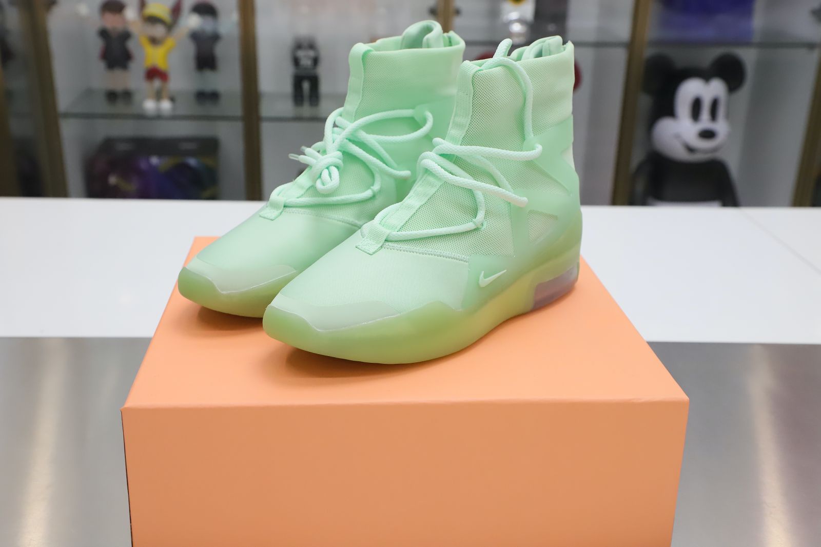 Kimi kick Nike Air Fear of God 1  frosted spruce fog