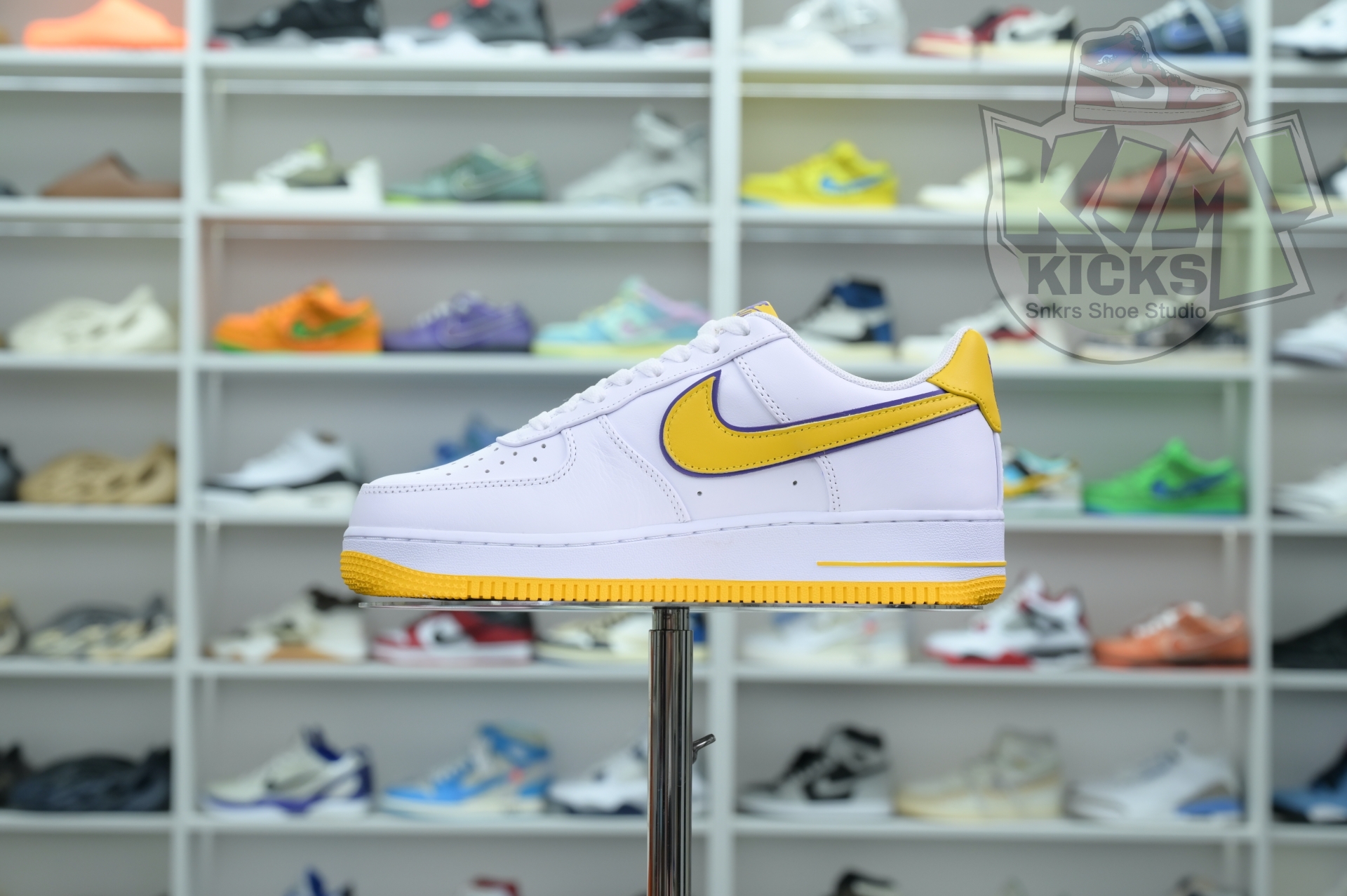 Kimi kick Kobe Bryant x Nike Air Force 1