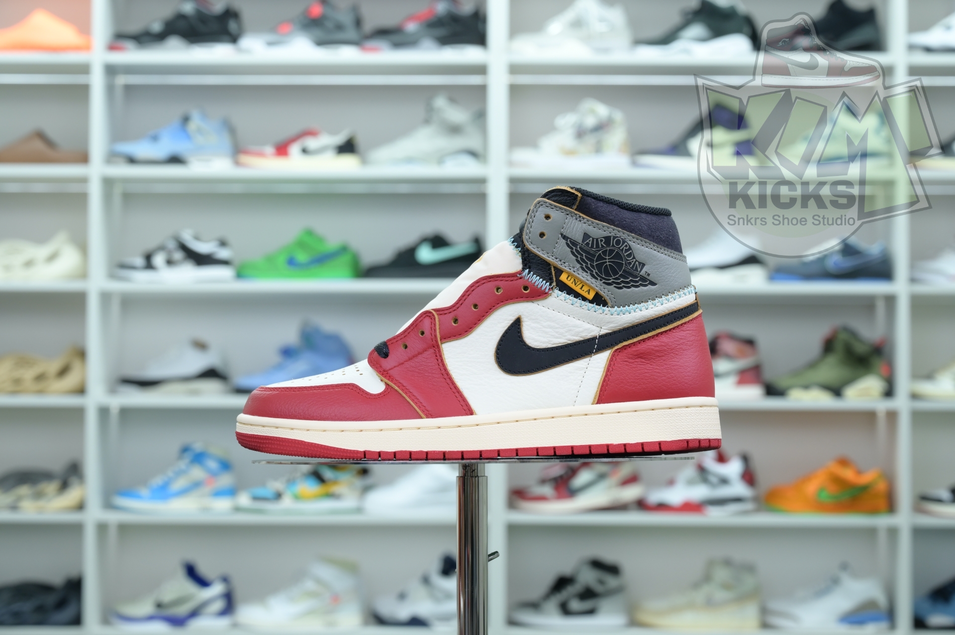 Kimi kick Union LA x Jordan Air Jordan 1