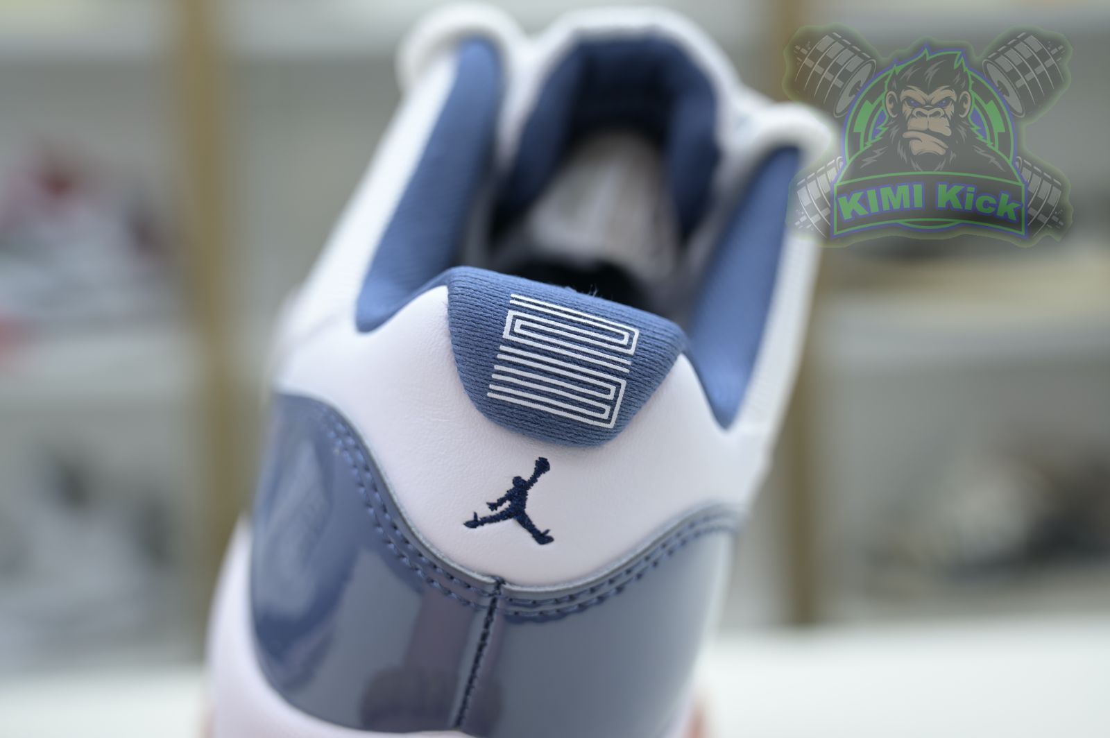 Kimi kick Jordan Air Jordan 11 Low“Diffused Blue”