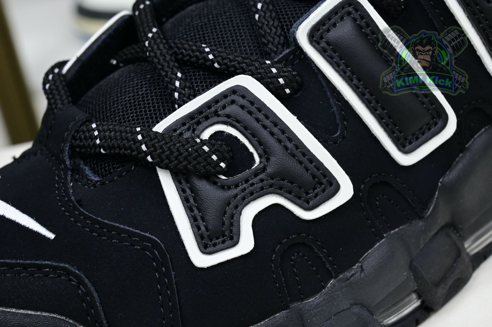 Kimi kick AMBUSH x Nike Air More Uptempo Low