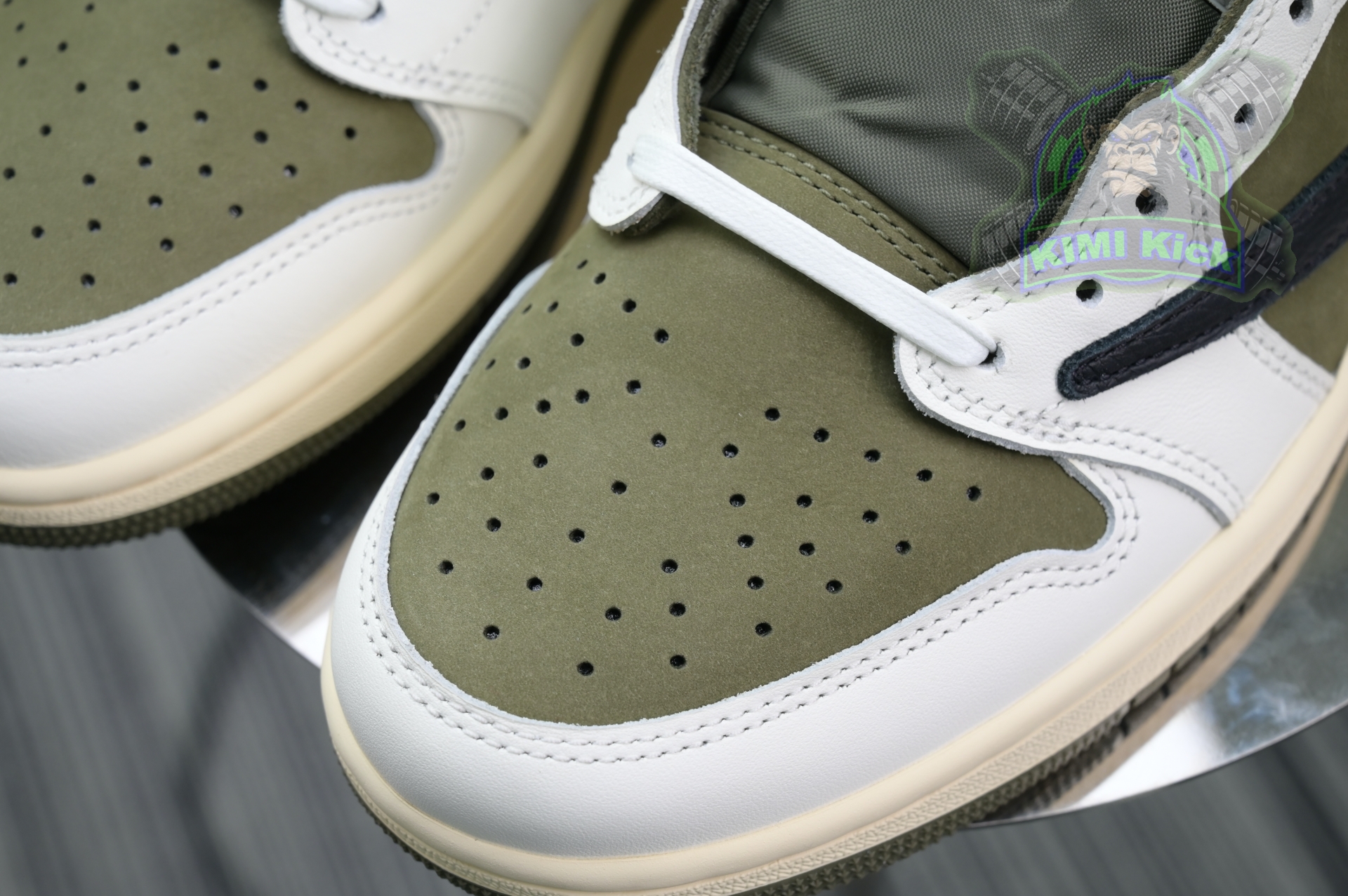 Kimi kick Travis Scottx Jordan Air Jordan 1Low OG “Medium Olive”