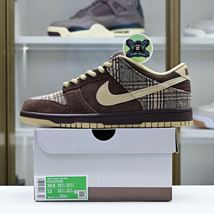 Kimi kick Nike Dunk SB Low Tweed