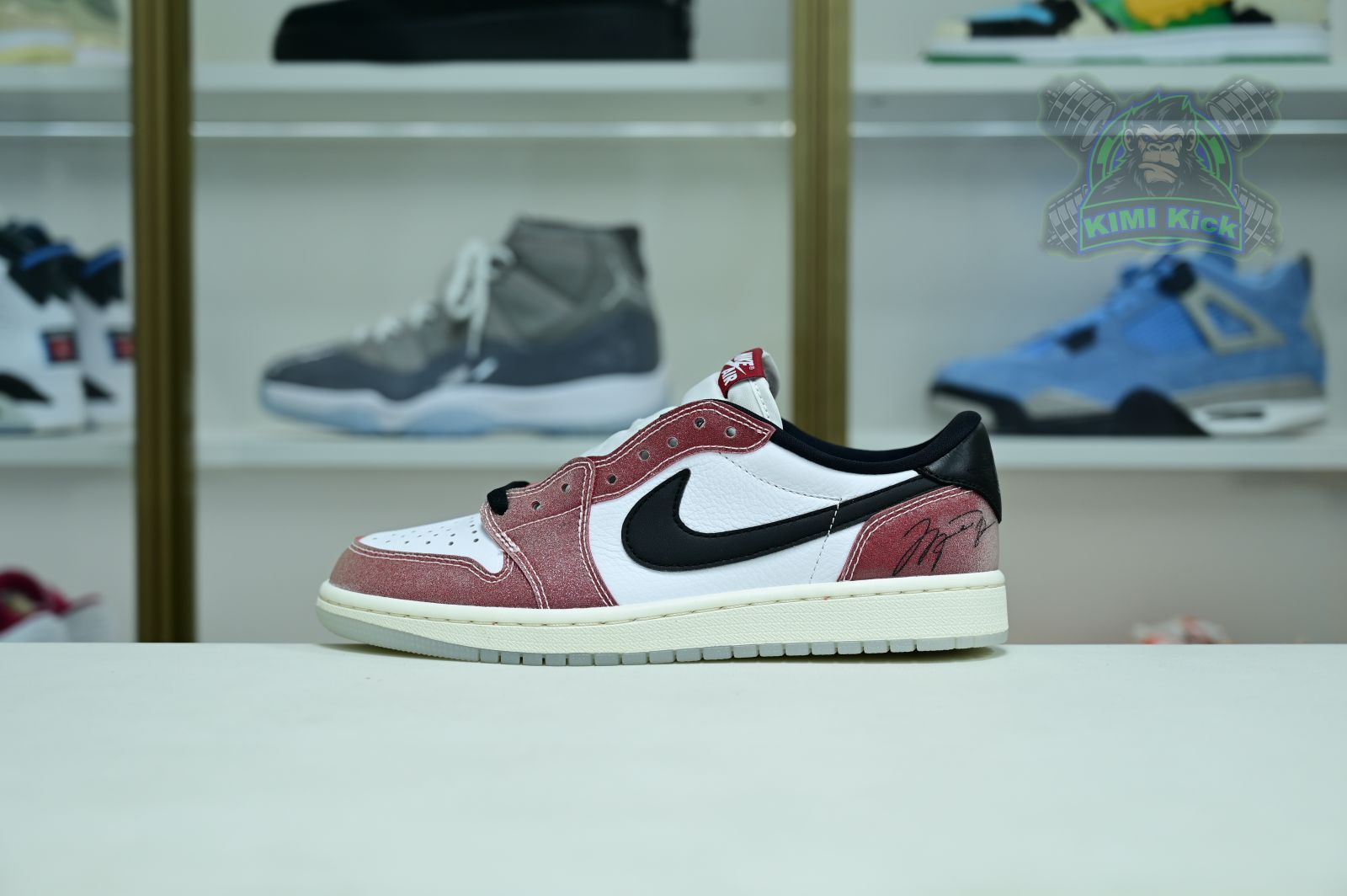 Kimi kick Trophy Room x Jordan Air Jordan1 Low OG