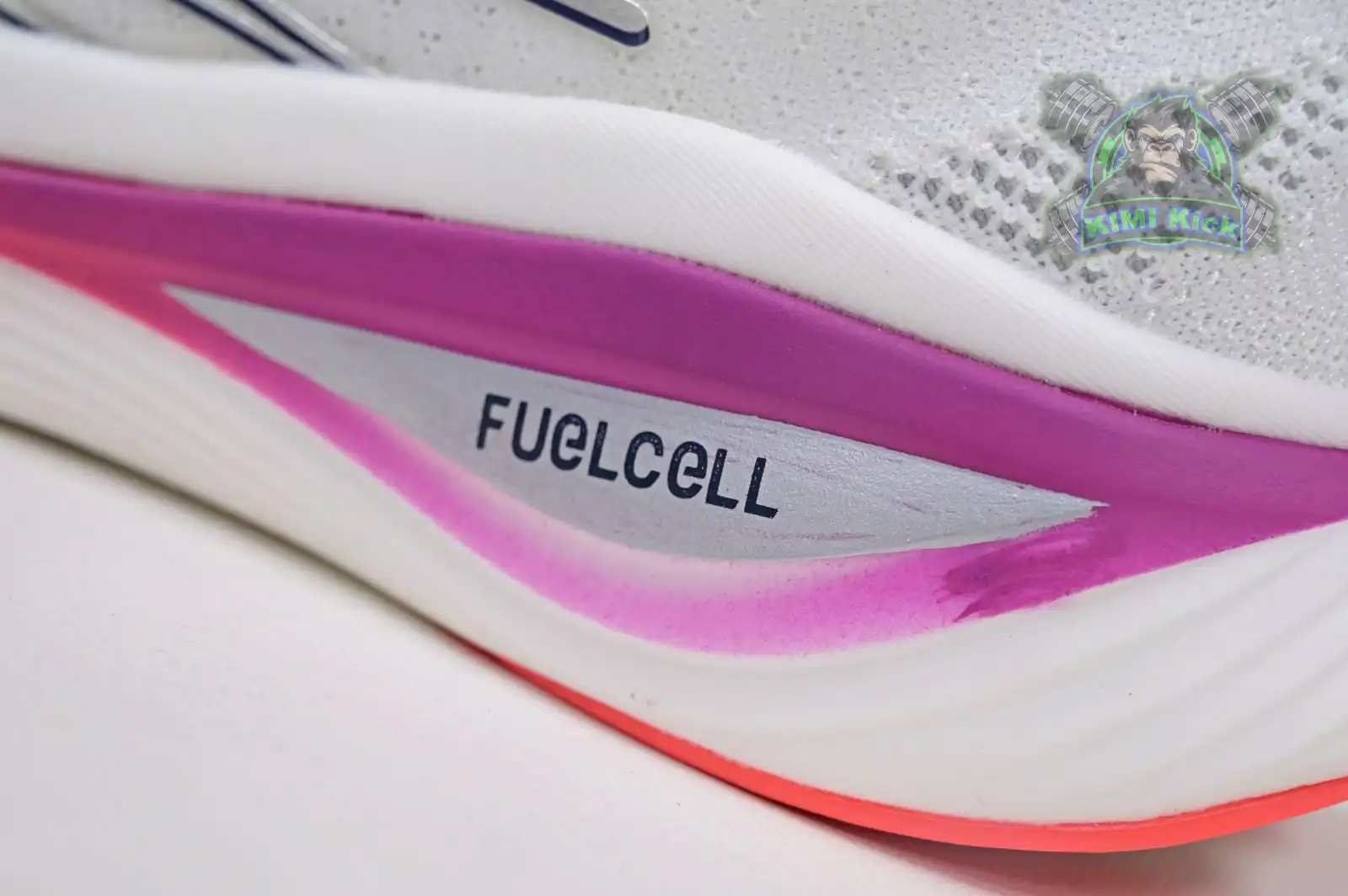 Kimikick New Balance NB FuelCellFuelCell SC Elite v3