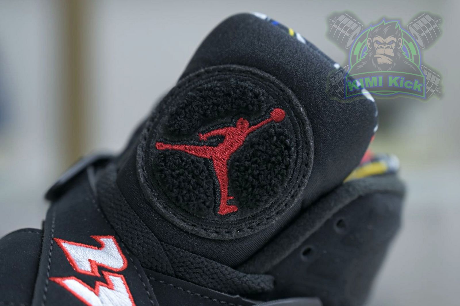 Kimi kick Air Jordan 8