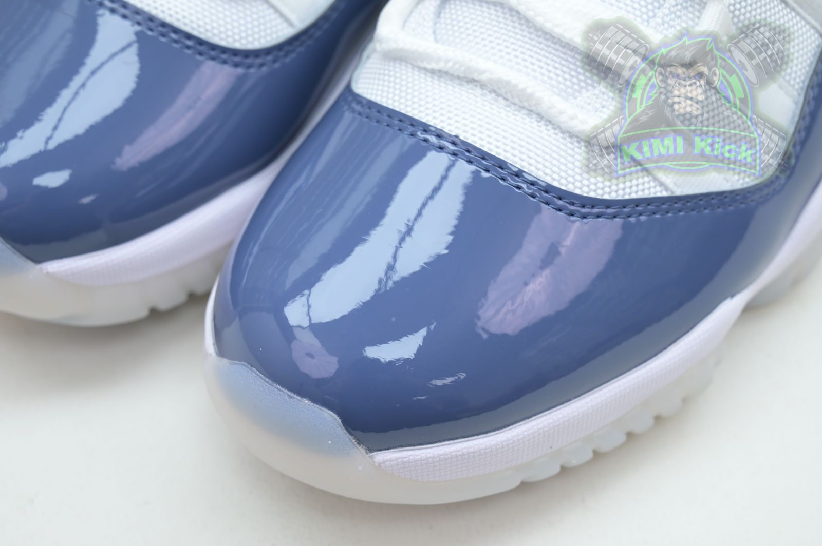 Kimi kick Jordan Air Jordan 11 Low“Diffused Blue”