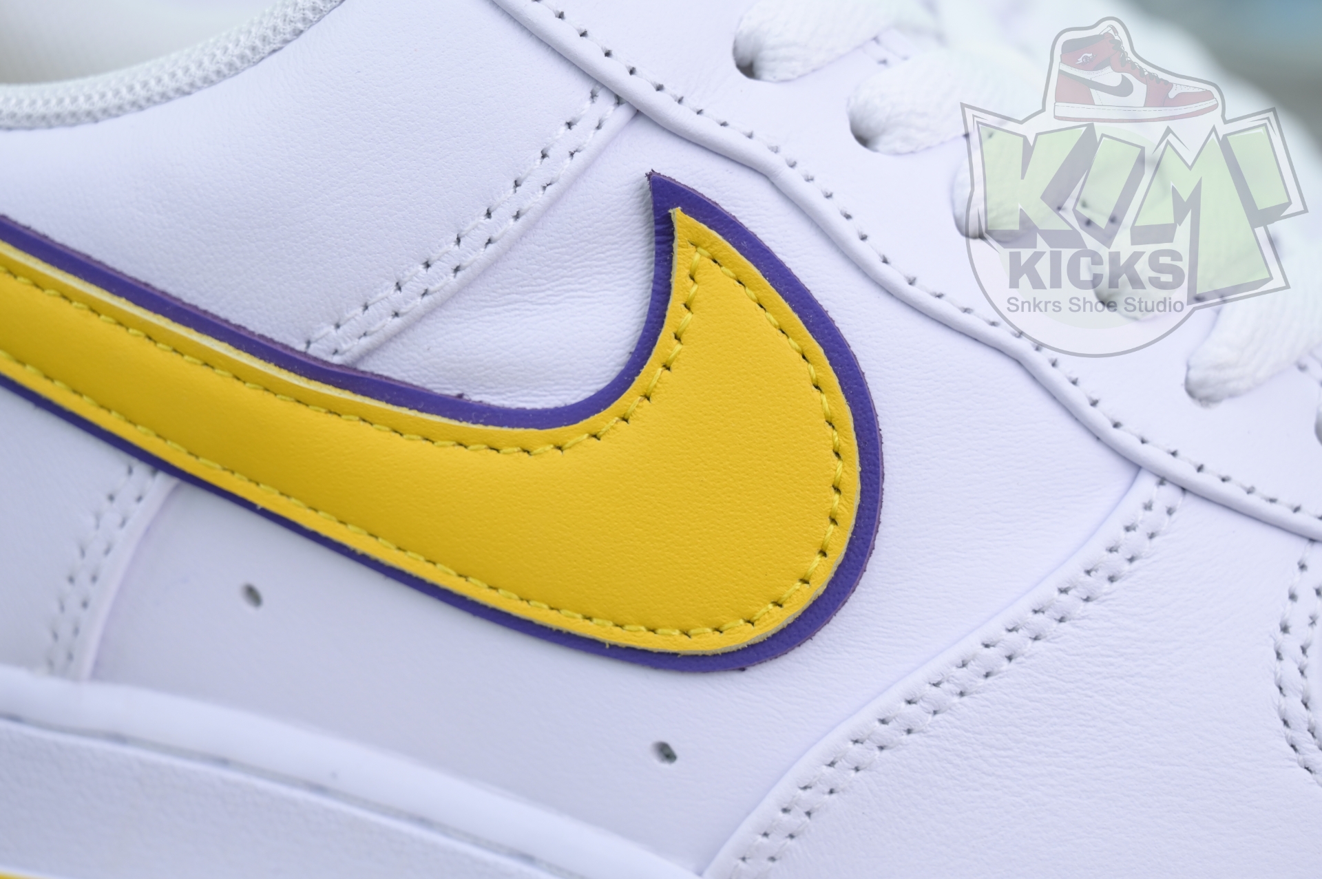 Kimi kick Kobe Bryant x Nike Air Force 1