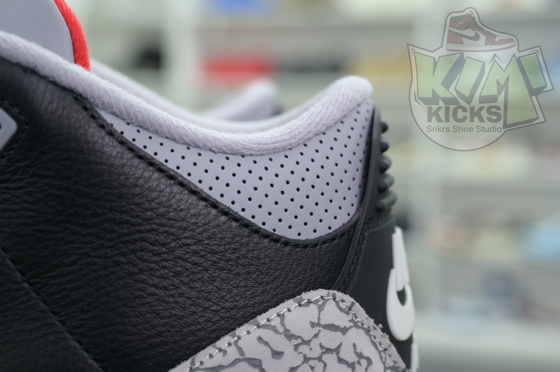 Kimi kick Air Jordan 3“Black Cement Reimagined”