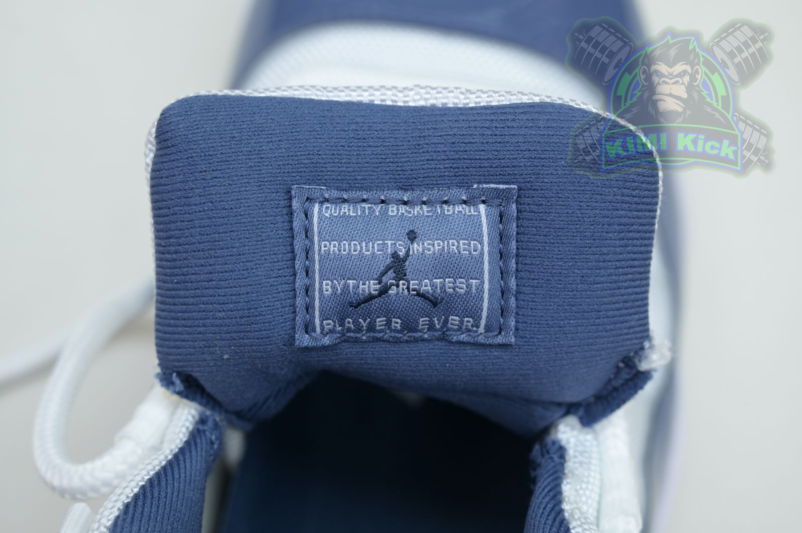 Kimi kick Jordan Air Jordan 11 Low“Diffused Blue”