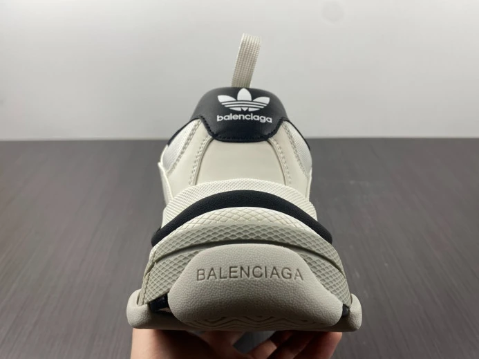 ADIDAS X BLCG TRIPLE S SNEAKER 710021 W3RN2 GoodFit 2497