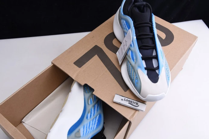 ADIDAS YEEZY 700 V3 GLOW IN THE DARK G UrbanStyle 379
