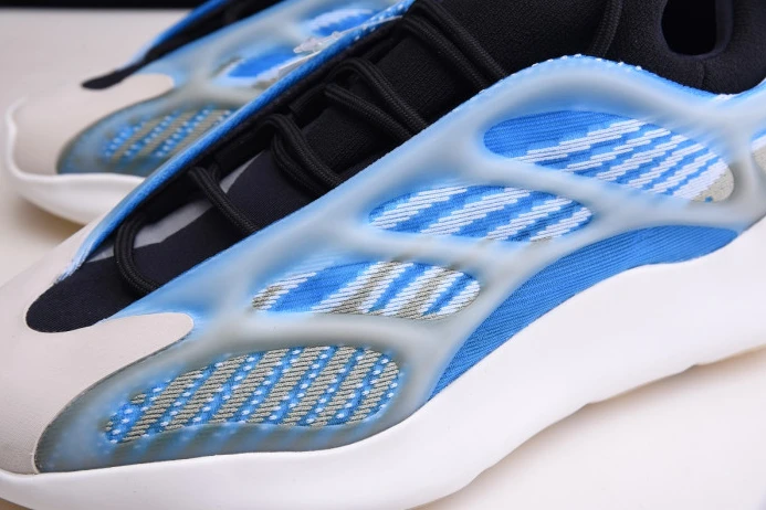 ADIDAS YEEZY 700 V3 GLOW IN THE DARK G UrbanStyle 379