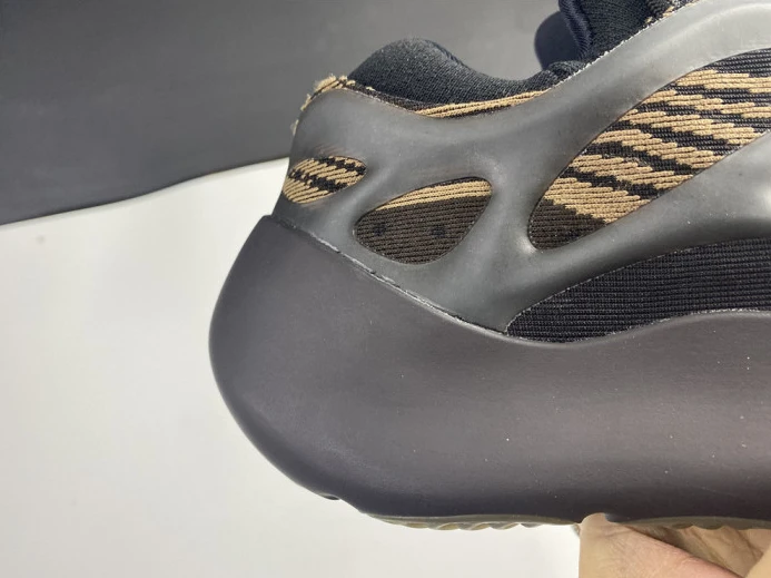 ADIDAS YEEZY 700 V3 GY EasyMatch 359