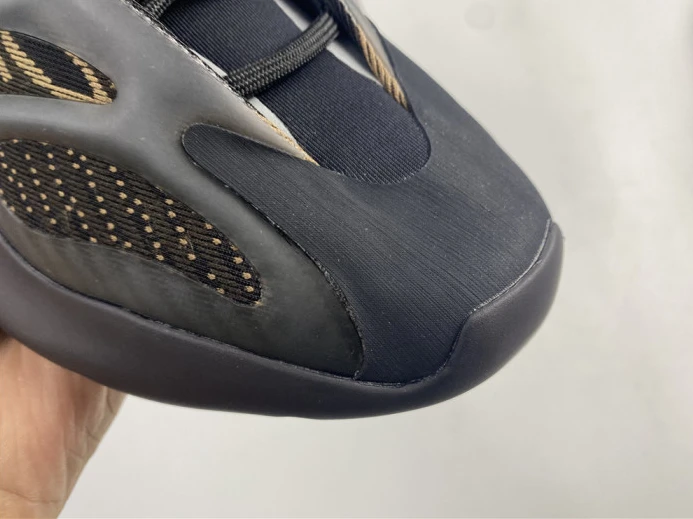 ADIDAS YEEZY 700 V3 GY EasyMatch 359