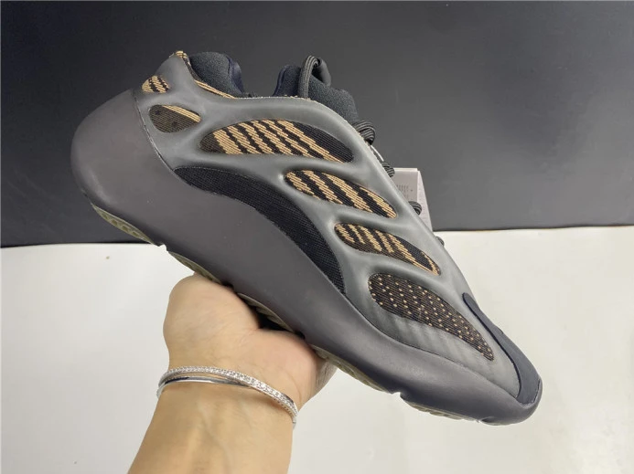 ADIDAS YEEZY 700 V3 GY EasyMatch 359