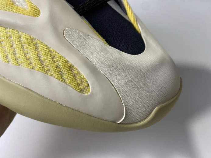 ADIDAS YEEZY 700 V3 SRPHYM"G Trendy 365