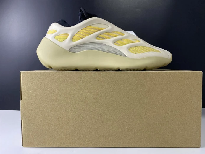 ADIDAS YEEZY 700 V3 SRPHYM"G Trendy 365