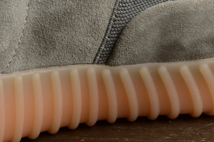 ADIDAS YEEZY 750 BOOST LIGHT GREY GUM GLOW DARK BB Affordable 381