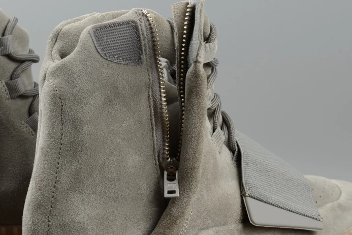 ADIDAS YEEZY 750 BOOST LIGHT GREY GUM GLOW DARK BB Affordable 381