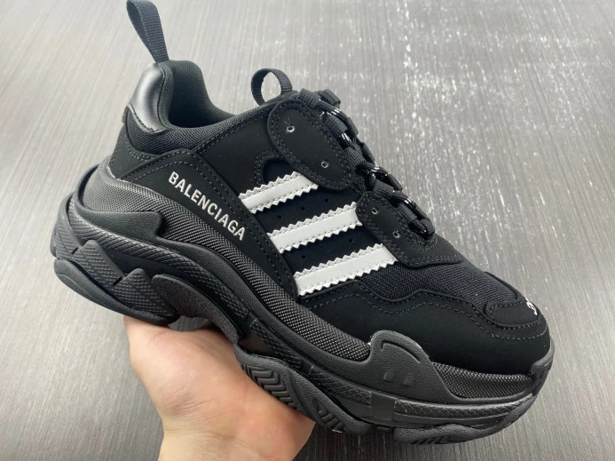 ADIDAS x BLCG TRIPLE S SNEAKER 712754 W2FW1 EasyMatch 2489