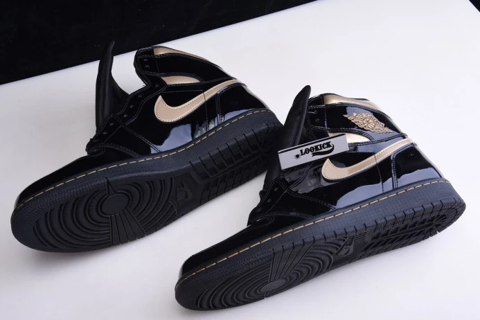 AIR JORDAN 1 RETRO HIGH BLACK METALLIC GOLD (2020) 555088- TopPick 846