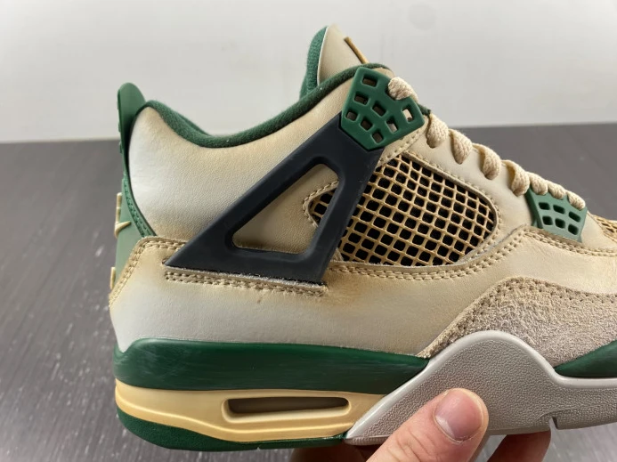 AIR JORDAN 4 "DRAGON YEAR" CUSTOM DC7770- Affordable 535
