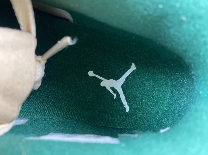 AIR JORDAN 4 "DRAGON YEAR" CUSTOM DC7770- Affordable 535