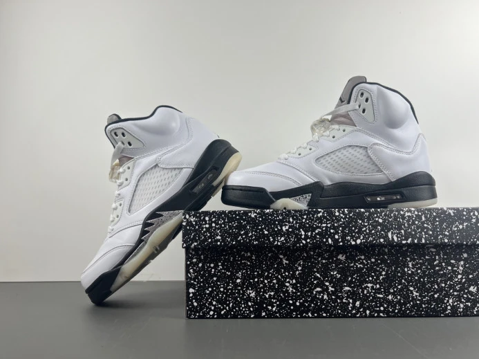 AIR JORDAN 5 RETRO 'WHITE BLACK' DD0587- EasyMatch 565