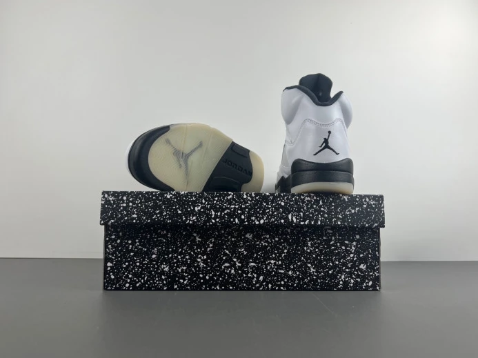 AIR JORDAN 5 RETRO 'WHITE BLACK' DD0587- EasyMatch 565
