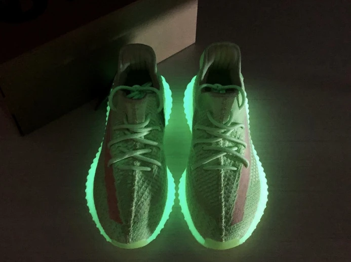 Adidas Yeezy Boost 350 V2 Glow in the Dark EG UrbanStyle 331