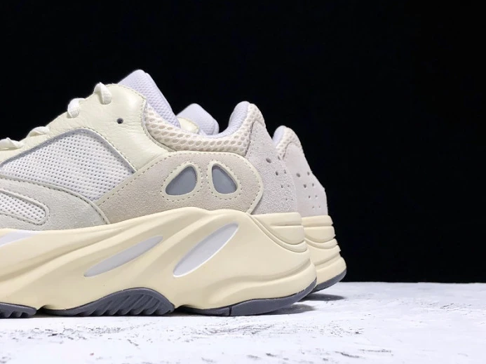 Adidas Yeezy Boost 700 Analog EG Popular 404