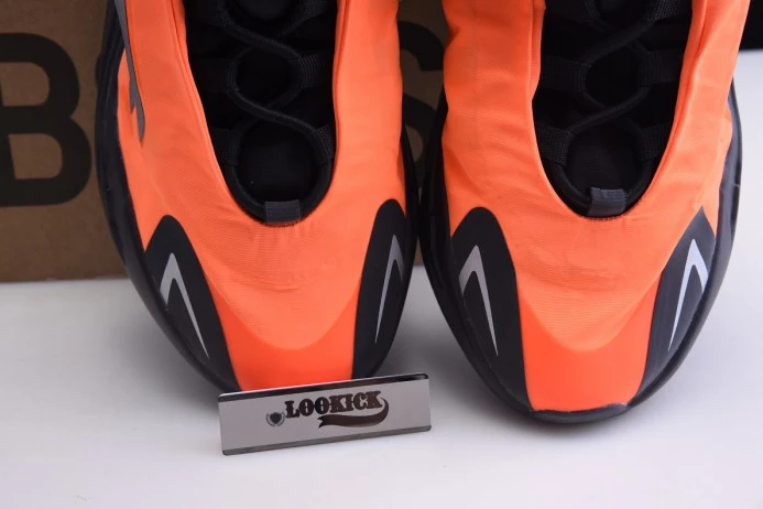 Adidas Yeezy Boost 700 MNVN Orange FV Popular 471