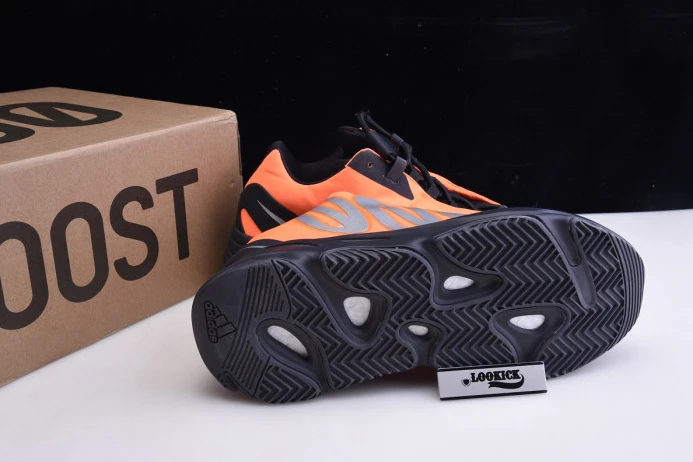 Adidas Yeezy Boost 700 MNVN Orange FV Popular 471